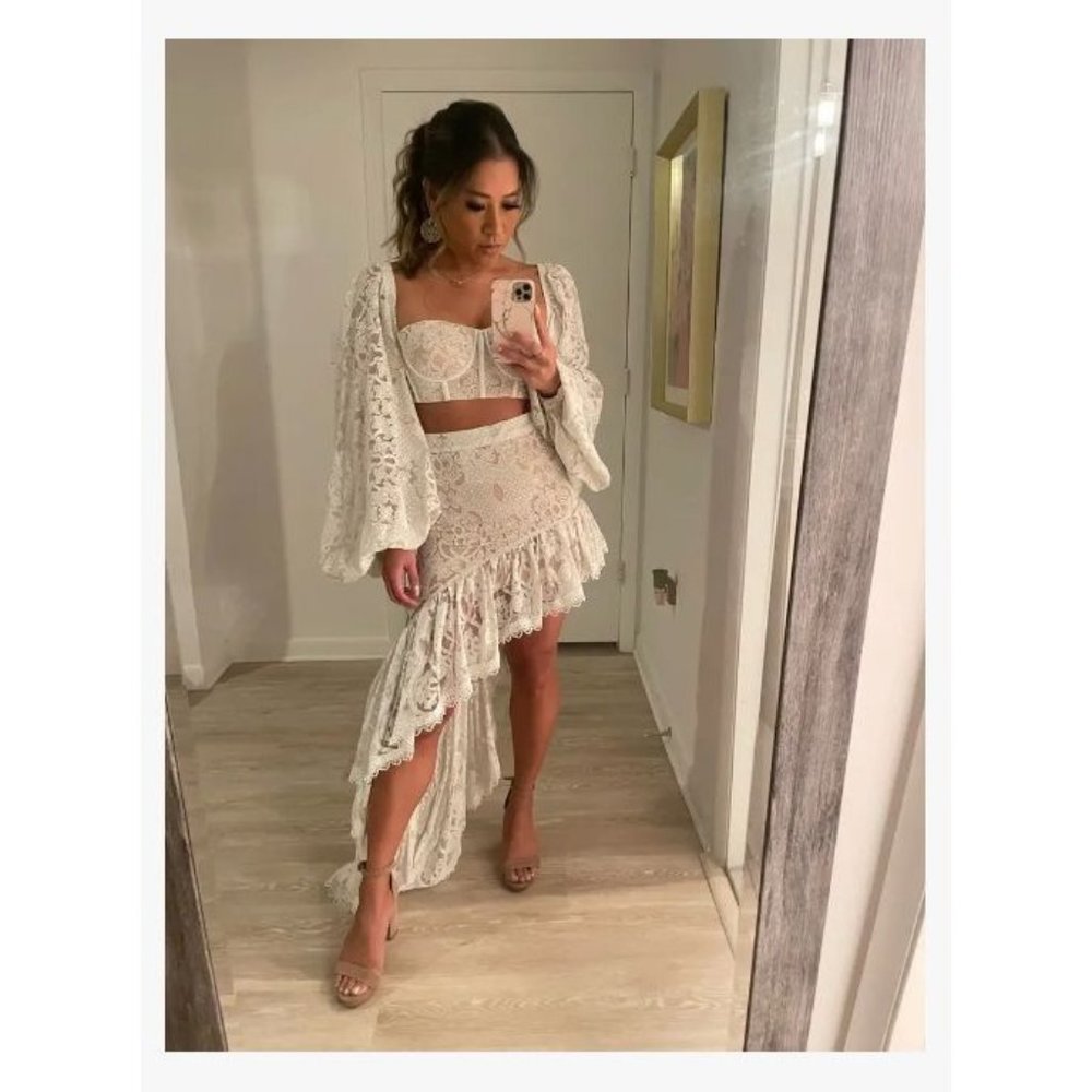 Bronx and Banco Cream Lace Crop Top sz M